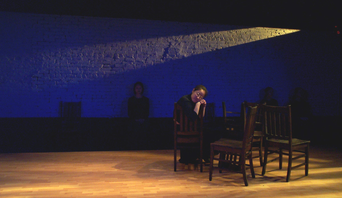 Sophia Morae and chorus